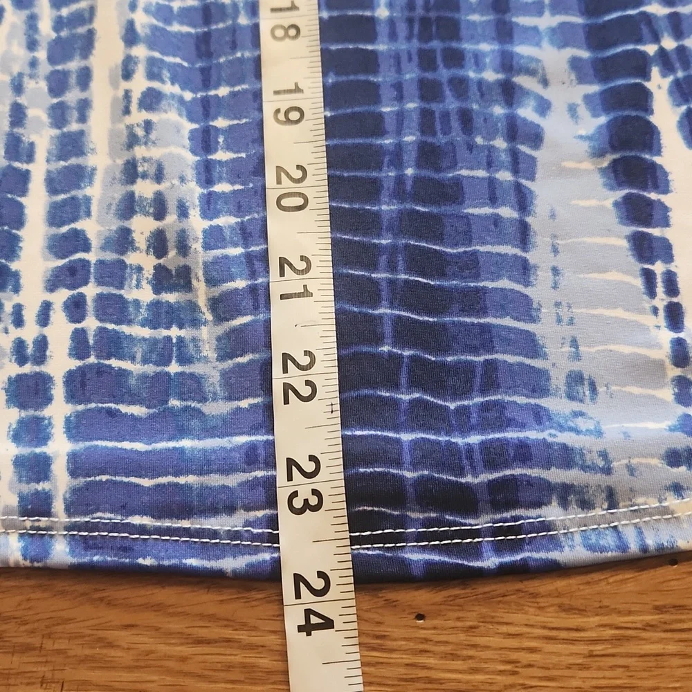 Tamera, Women's Top,  Excellent condition,  Size Large,  Blue, white - Picture 7 of 9